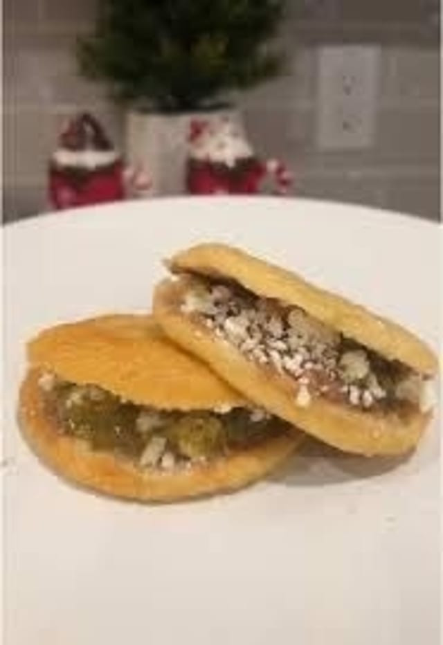 Gordita Frijoles con Queso.