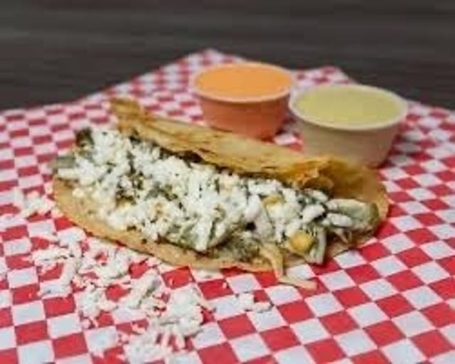 Quesadilla Rajas/Queso.